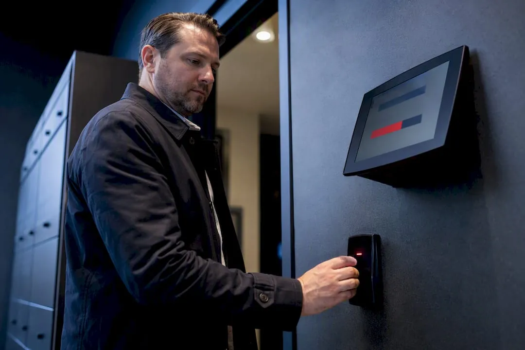 Manager reviewing package room integration